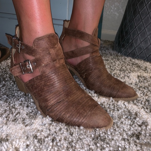 Brown booties! - Picture 2 of 3